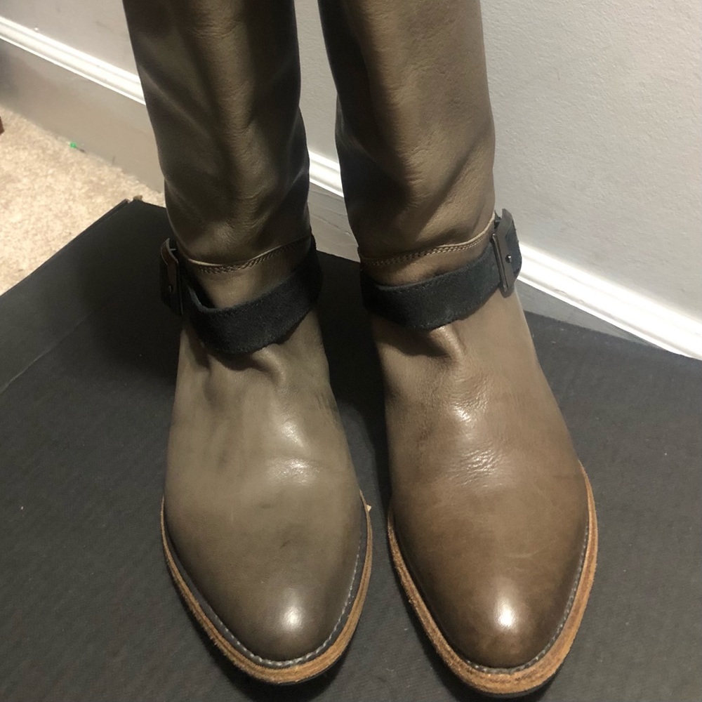 Blackstone leather boot. Size 39 (8) These are a mushroom gray with black detail